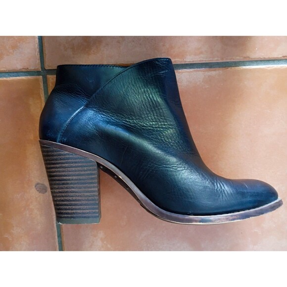 LUCKY BRAND Women's Black Eesa Leather Closed Toe Ankle Booties Size US 8.5 - Picture 3 of 8